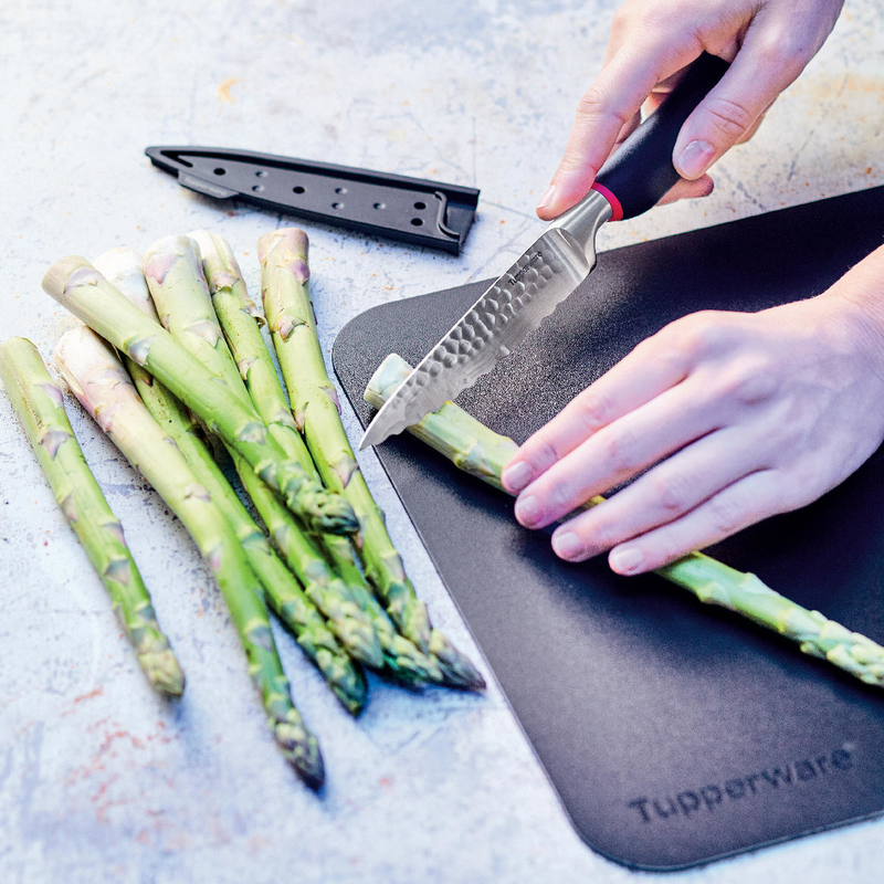 Tupperware Flexible cutting mat with a twist - ezmarketim
