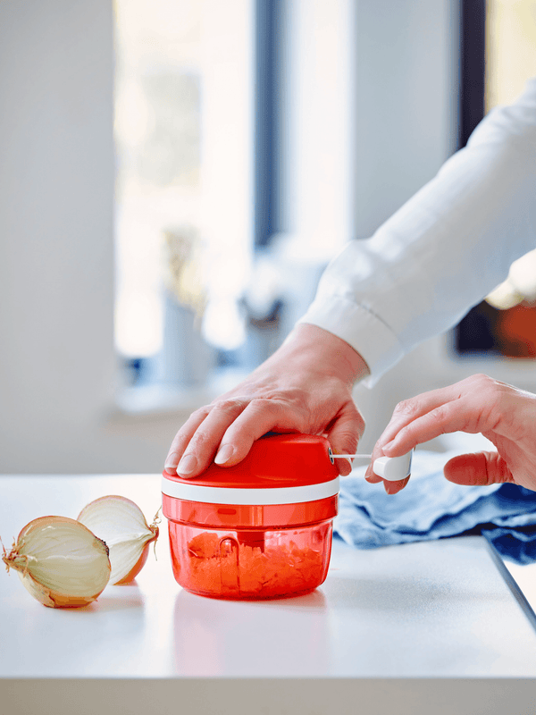 Tupperware Chef Turbo Red Supersonic Onion Cutter - ezmarketim